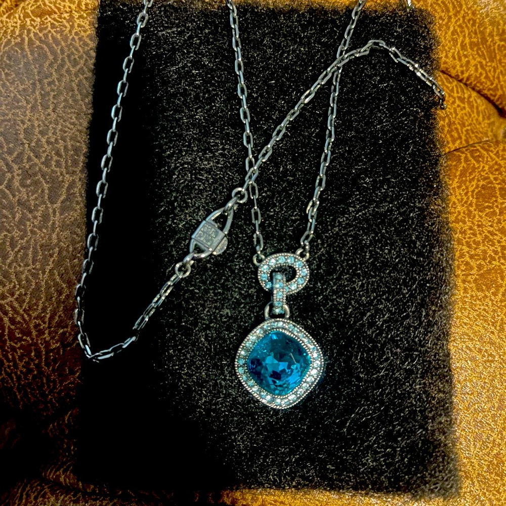 GIVENCHY necklace beautiful blue Crystal